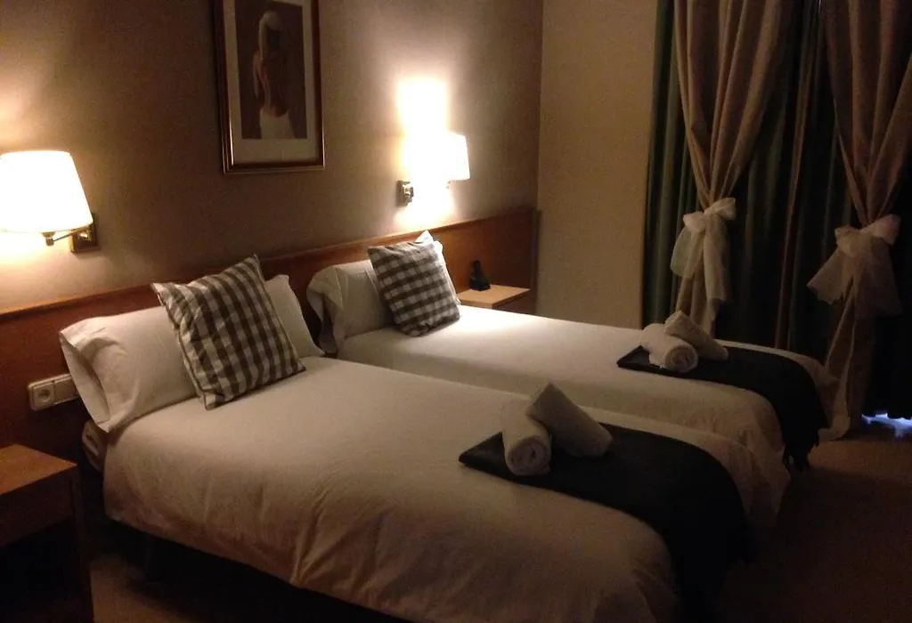 Hotel Manel-1